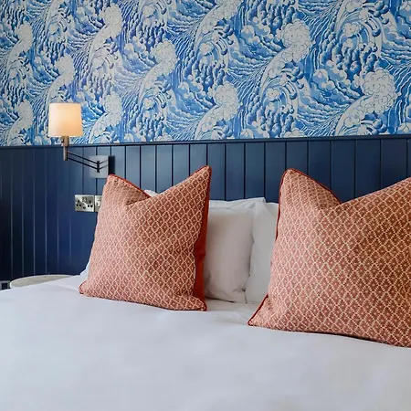 The Smugglers 3* Waterville
