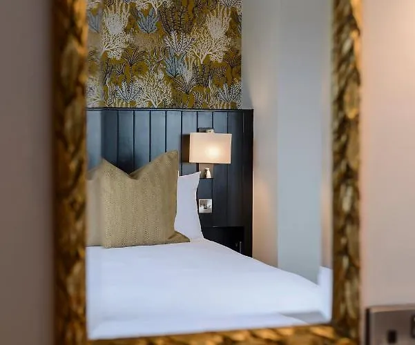 The Smugglers בית הארחה ווטרוויל