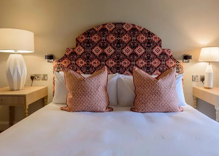 The Smugglers בית הארחה